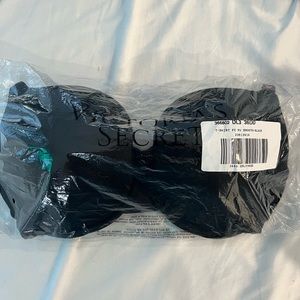 Victoria’s Secret T-shirt Bra in Black. NWT still in bag.